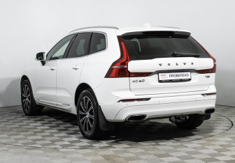 Подержанный автомобиль Volvo XC60 2020 года (7 фото)