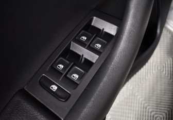 Подержанный автомобиль Skoda Rapid Liftback 2017 года (20 фото)