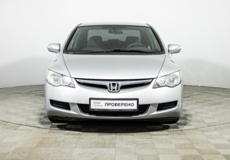 Подержанный автомобиль Honda Civic Sedan 2008 года (2 фото)