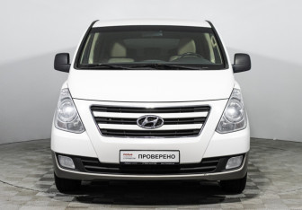 Подержанный автомобиль Hyundai H-1 2016 года (2 фото)