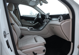 Подержанный автомобиль Mercedes-Benz GLC Coupe 2018 года (24 фото)