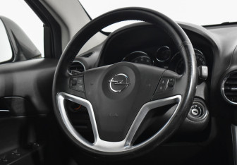 Подержанный автомобиль Opel Antara 2013 года (14 фото)