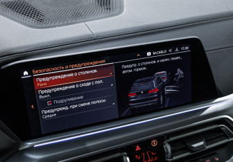 Подержанный автомобиль BMW X5 2019 года (28 фото)