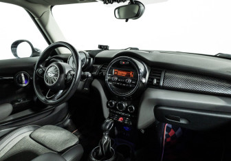 Подержанный автомобиль MINI Hatch 2015 года (14 фото)