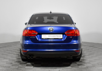 Подержанный автомобиль Volkswagen Jetta Sedan 2014 года (6 фото)