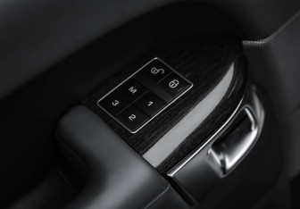 Подержанный автомобиль Land Rover Range Rover Sport 2015 года (28 фото)