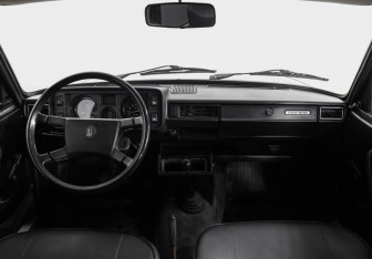 Подержанный автомобиль LADA (ВАЗ) 2105 1998 года (9 фото)