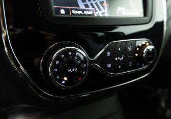 Подержанный автомобиль Renault Kaptur 2019 года (17 фото)