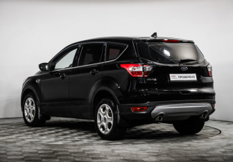 Подержанный автомобиль Ford Kuga 2018 года (7 фото)