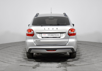 Подержанный автомобиль LADA (ВАЗ) Granta Liftback 2019 года (6 фото)