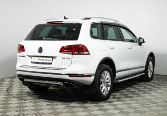 Подержанный автомобиль Volkswagen Touareg 2014 года (5 фото)
