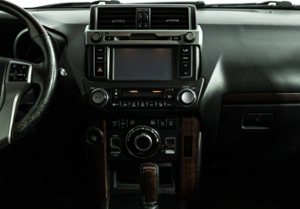 Подержанный автомобиль Toyota Land Cruiser Prado 2014 года (14 фото)