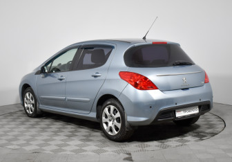 Подержанный автомобиль Peugeot 308 Hatchback 2011 года (7 фото)