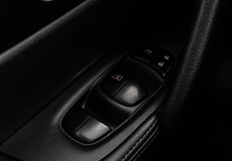 Подержанный автомобиль Nissan X-Trail 2017 года (16 фото)