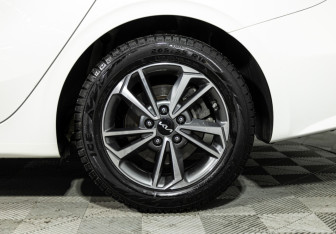 Подержанный автомобиль Kia K3 Sedan 2021 года (29 фото)