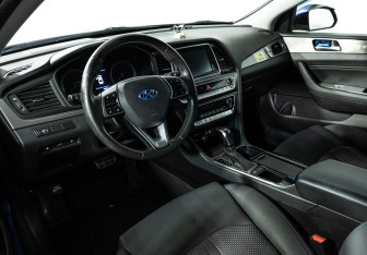 Подержанный автомобиль Hyundai Sonata 2017 года (11 фото)