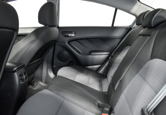 Подержанный автомобиль Kia Cerato Sedan 2014 года (12 фото)