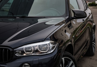 Подержанный автомобиль BMW X5 2017 года (2 фото)