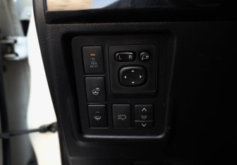 Подержанный автомобиль Toyota Land Cruiser Prado 2014 года (17 фото)