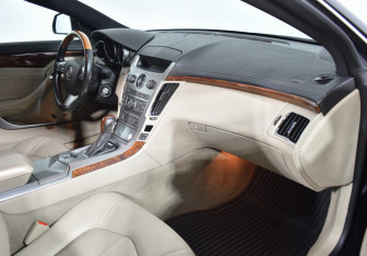 Подержанный автомобиль Cadillac CTS Coupe 2011 года (8 фото)
