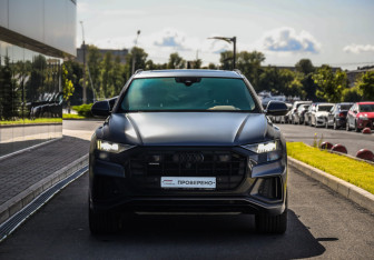 Подержанный автомобиль Audi Q8 2019 года (4 фото)