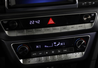 Подержанный автомобиль Hyundai Sonata 2019 года (18 фото)