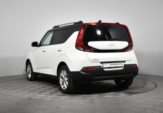 Подержанный автомобиль Kia Soul 2022 года (7 фото)