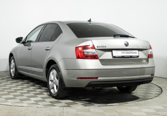 Подержанный автомобиль Skoda Octavia Liftback 2019 года (7 фото)