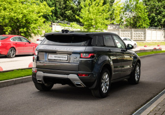 Подержанный автомобиль Land Rover Range Rover Evoque 2016 года (6 фото)