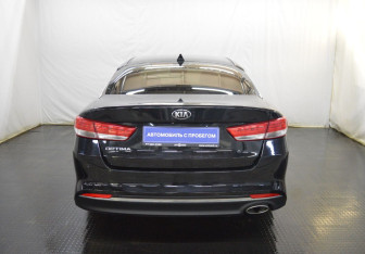 Подержанный автомобиль Kia Optima Sedan 2017 года (6 фото)