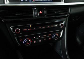 Подержанный автомобиль Kia Optima Sedan 2018 года (18 фото)