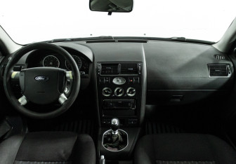 Подержанный автомобиль Ford Mondeo Liftback 2002 года (12 фото)