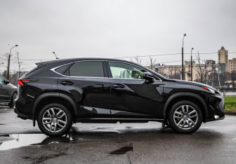Подержанный автомобиль Lexus NX 2016 года (6 фото)