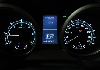 Подержанный автомобиль Toyota Land Cruiser Prado 2009 года (12 фото)