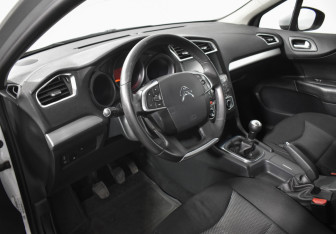 Подержанный автомобиль Citroen C4 Sedan 2014 года (9 фото)