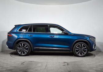 Подержанный автомобиль Geely Monjaro 2021 года (4 фото)
