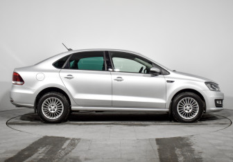 Подержанный автомобиль Volkswagen Polo Sedan 2019 года (4 фото)