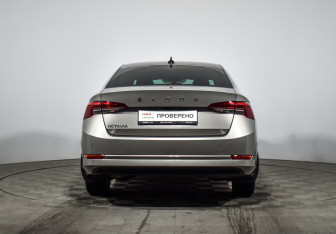 Подержанный автомобиль Skoda Octavia Liftback 2020 года (6 фото)