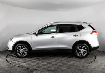 Подержанный автомобиль Nissan X-Trail 2018 года (8 фото)