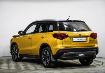 Подержанный автомобиль Suzuki Vitara 2019 года (7 фото)