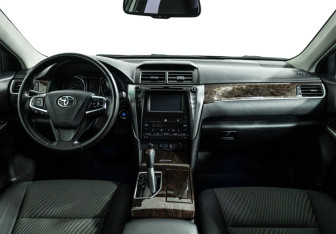 Подержанный автомобиль Toyota Camry Sedan 2017 года (13 фото)