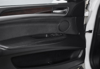 Подержанный автомобиль BMW X6 2013 года (20 фото)