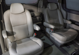 Подержанный автомобиль Kia Carnival 2018 года (28 фото)