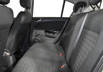 Подержанный автомобиль Opel Corsa 2013 года (11 фото)
