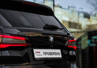 Подержанный автомобиль BMW X5 2020 года (9 фото)