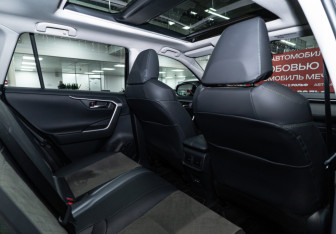 Новый Toyota RAV4 2025 (23 фото)