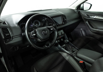 Подержанный автомобиль Skoda Karoq 2021 года (11 фото)