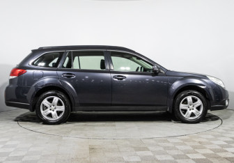 Подержанный автомобиль Subaru Outback Wagon 2011 года (4 фото)