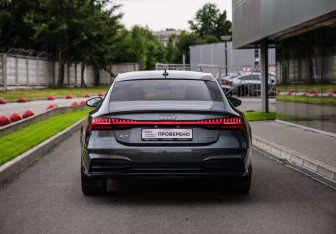 Подержанный автомобиль Audi A7 2020 года (7 фото)