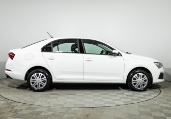 Подержанный автомобиль Skoda Rapid Liftback 2020 года (4 фото)